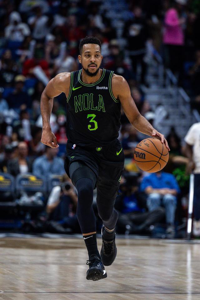 尼克斯血洗澳大利亚男篮,麦科勒姆制霸全场的简单介绍 尼克斯血洗澳大利亚男篮,麦科勒姆制霸全场的简单介绍